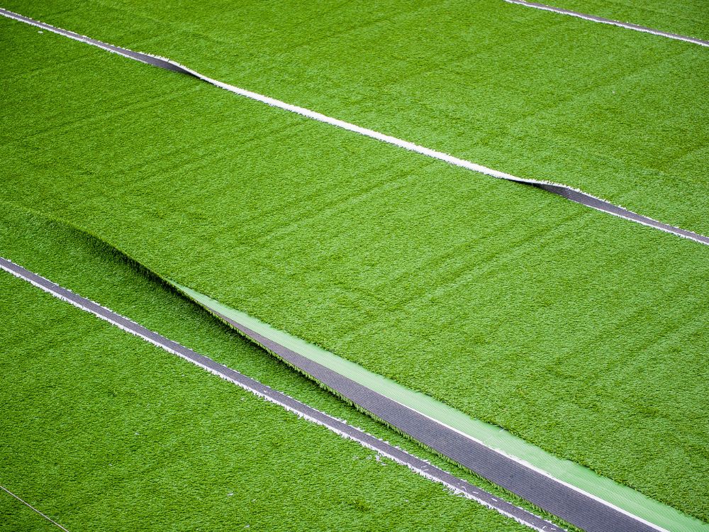 como fazer um campo de grama sintética