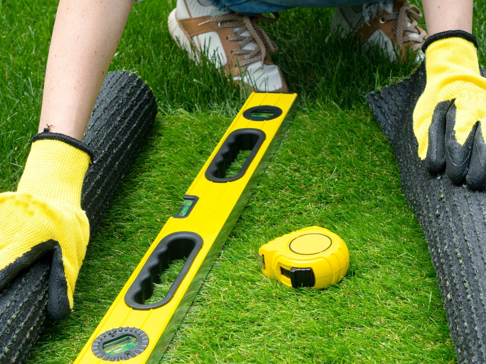 Como instalar grama sintética na areia