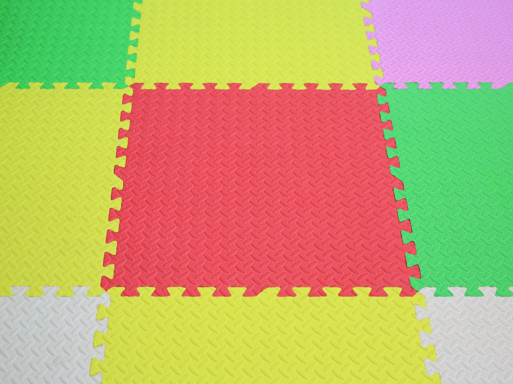 Como tirar o cheiro forte do tatame de eva novo